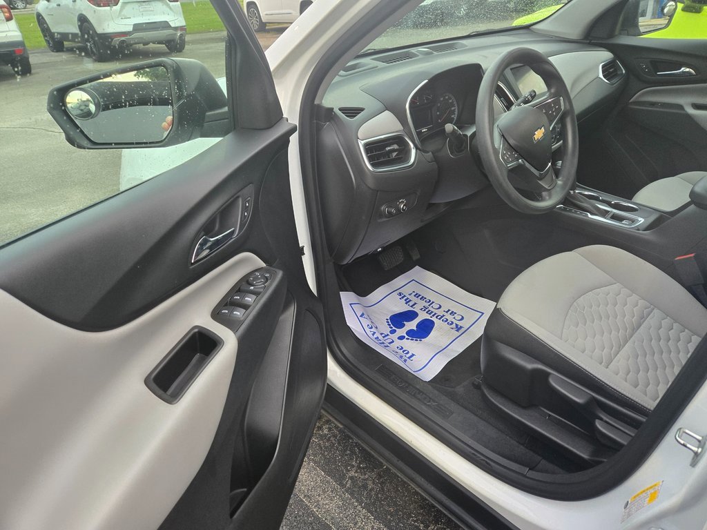 Used 2021 Chevrolet Equinox LS image 6