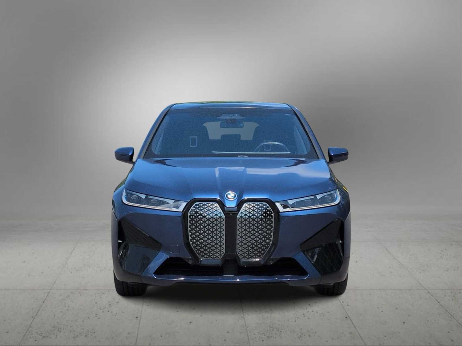 Used 2023 BMW iX M60 AWD/4WD image 3