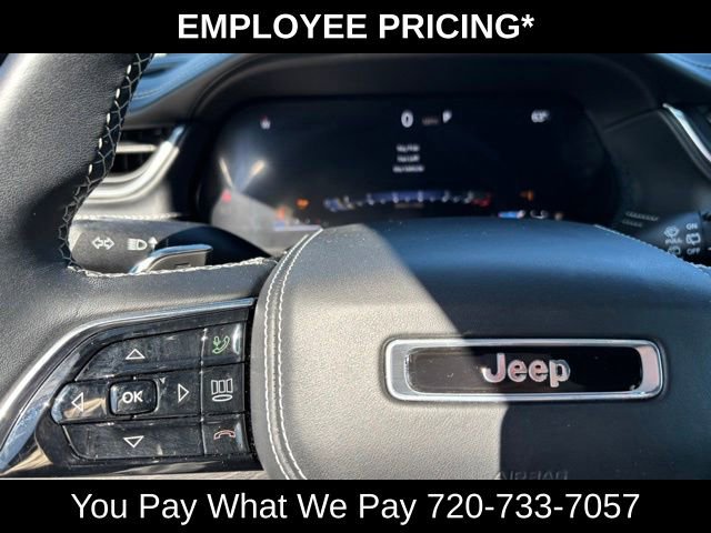 Used 2022 Jeep Grand Cherokee Overland w/ Luxury Tech Group IV AWD/4WD image 27