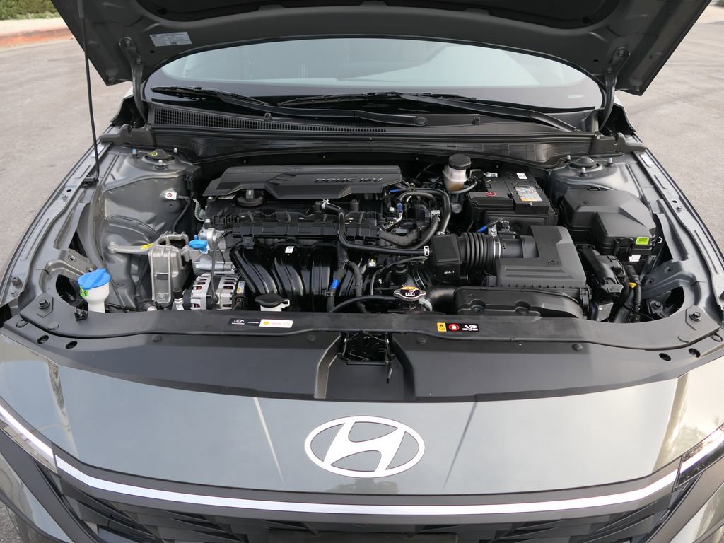 Certified 2025 Hyundai Elantra Sport image 25