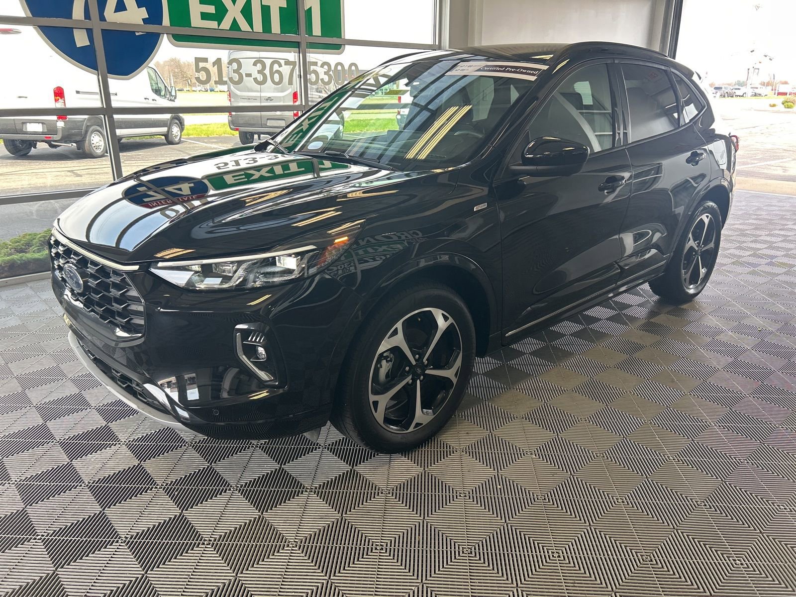 Used 2023 Ford Escape ST-Line Elite image 3