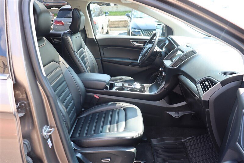 Used 2019 Ford Edge SEL w/ Equipment Group 201A AWD/4WD image 20