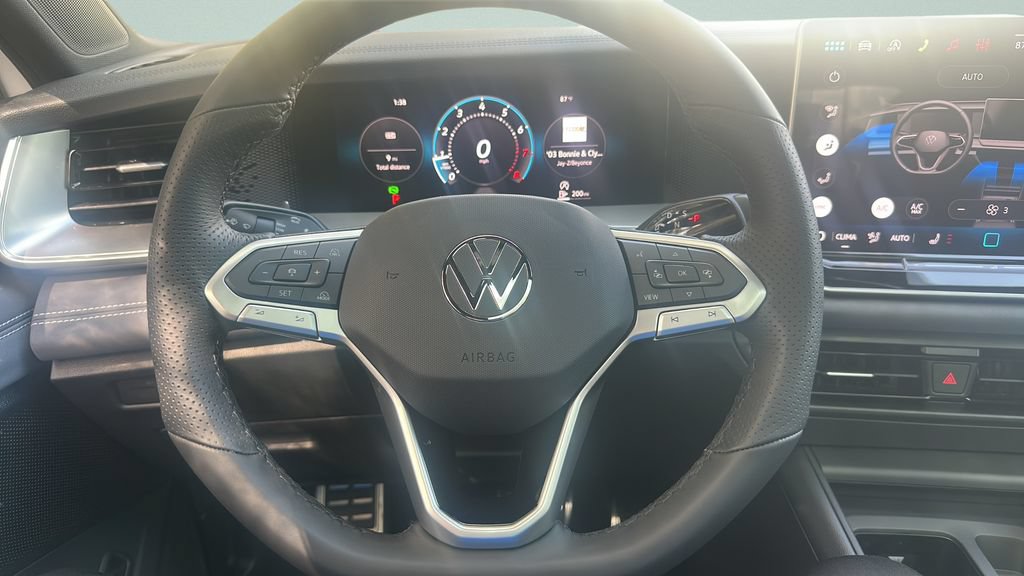 New 2026 Volkswagen Tiguan SE R-Line FWD image 22
