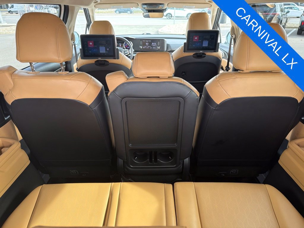 Used 2023 Kia Carnival LX FWD image 29