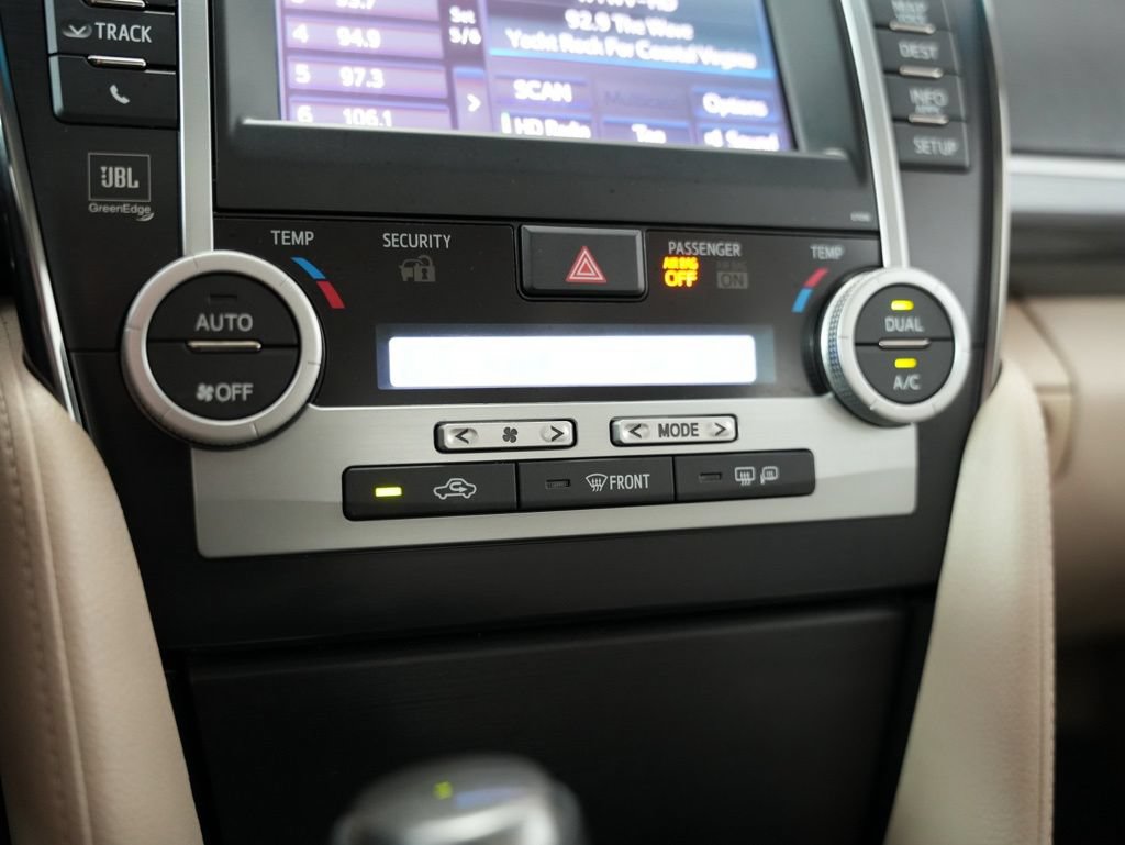 Used 2013 Toyota Camry XLE w/ Leather Pkg FWD image 26