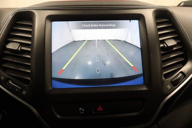 Used 2020 Jeep Cherokee Trailhawk image 22