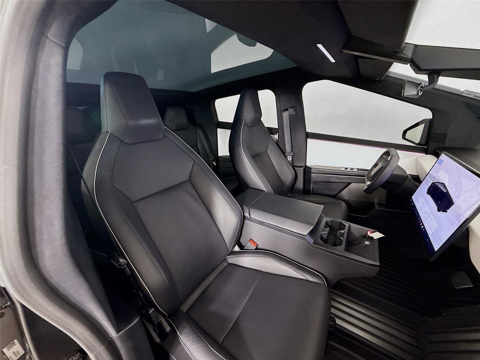 Used 2024 Tesla Cybertruck AWD Crew Cab image 17