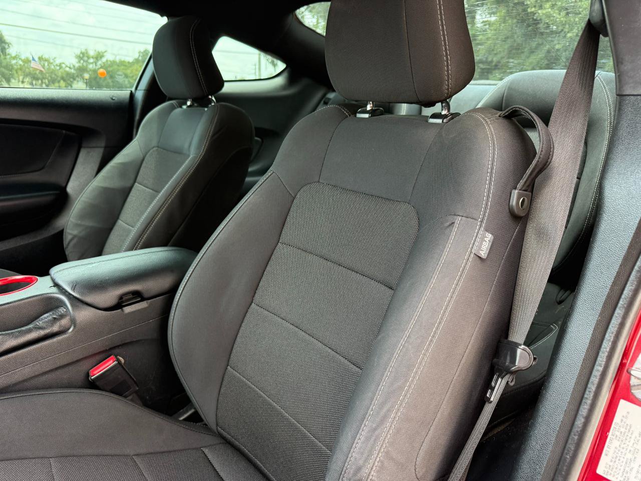 Used 2017 Ford Mustang Coupe RWD image 23