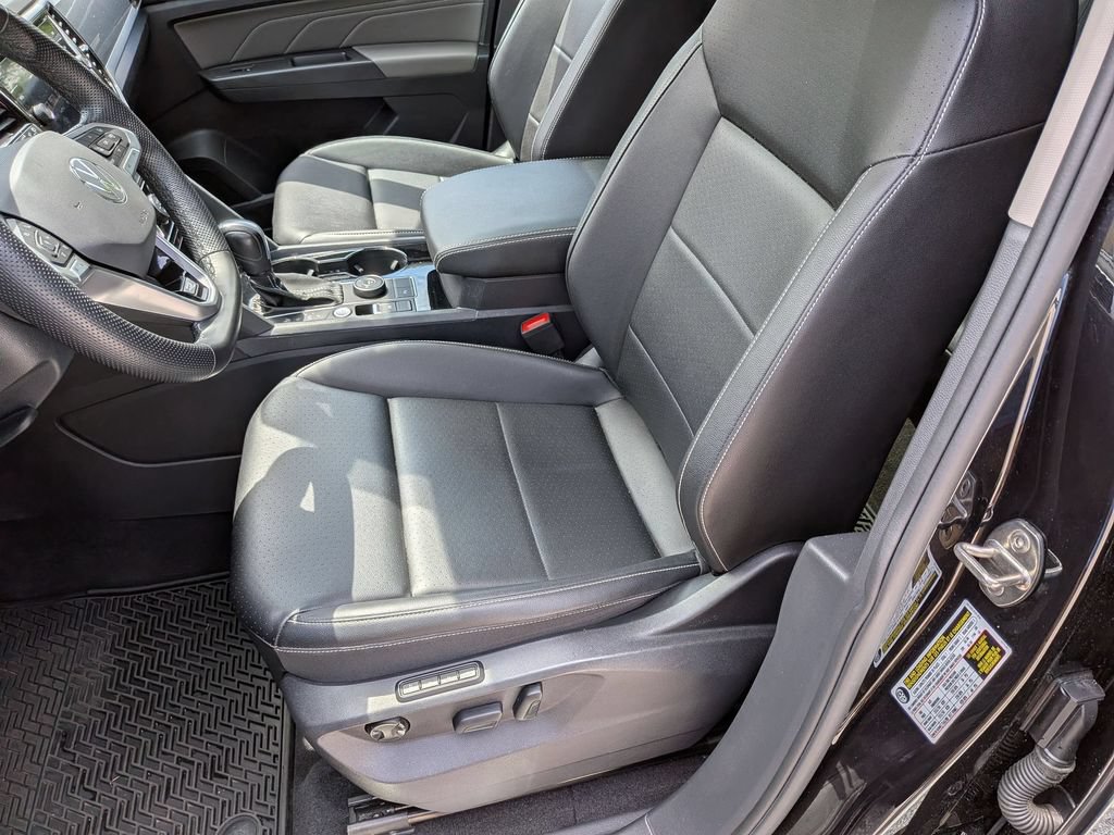 Used 2023 Volkswagen Atlas SEL R-Line AWD/4WD image 27