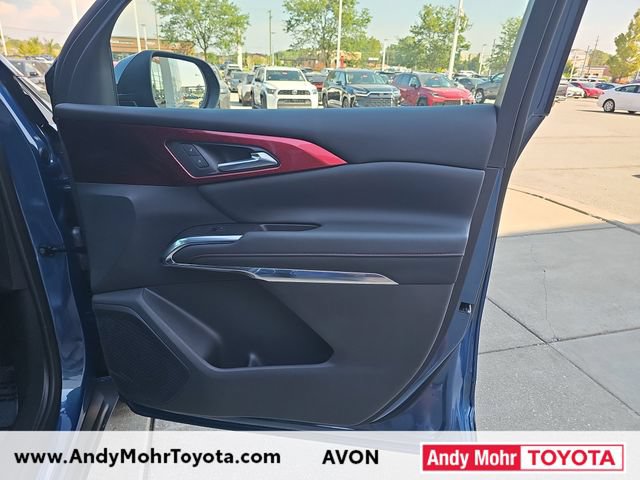 Used 2024 Chevrolet Traverse Z71 AWD/4WD image 37
