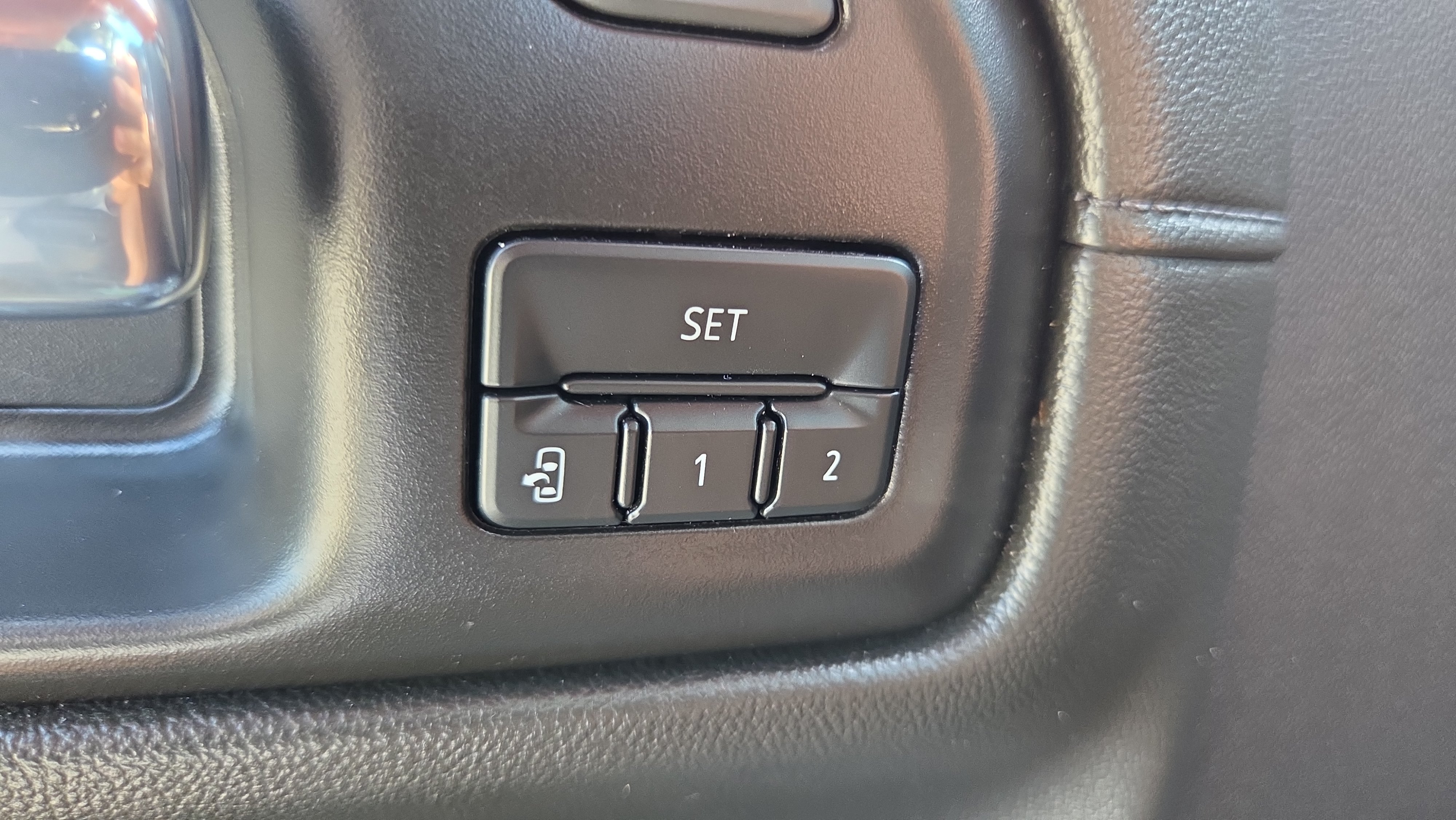 Used 2022 GMC Sierra 1500 SLT w/ SLT Premium Plus Package RWD image 33