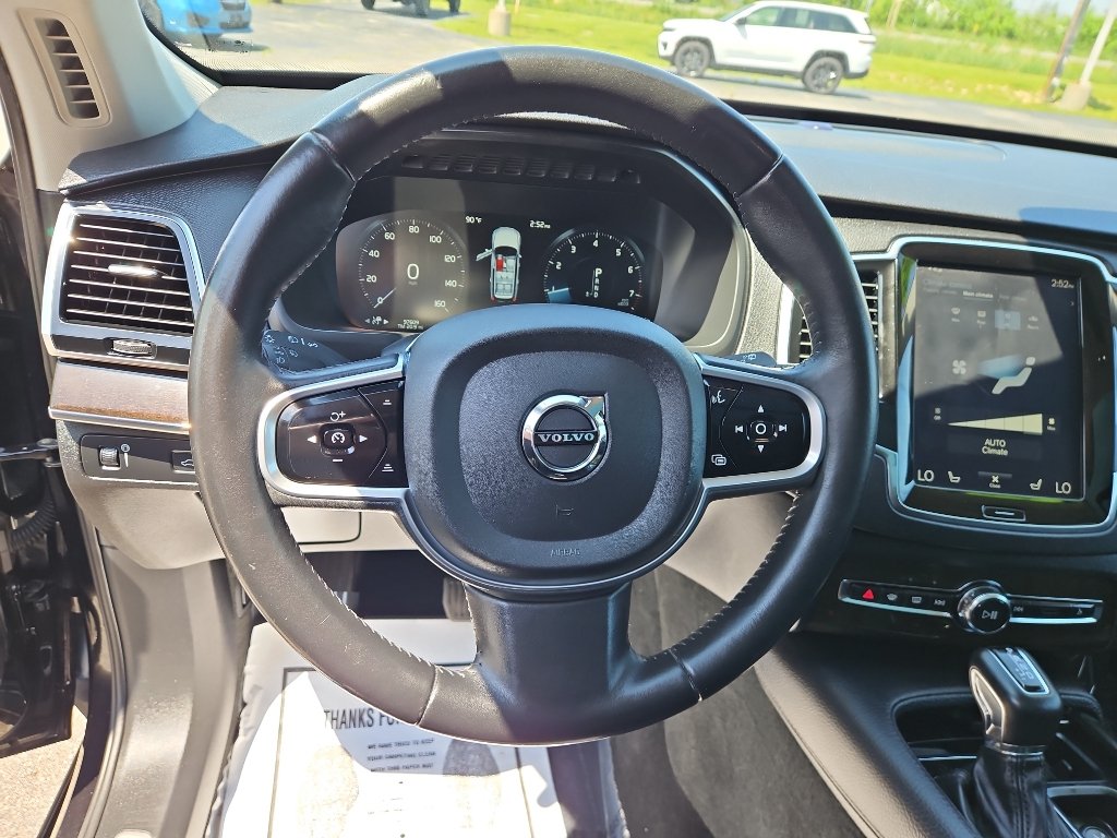 Used 2018 Volvo XC90 T6 Momentum w/ Momentum Plus Package AWD/4WD image 12