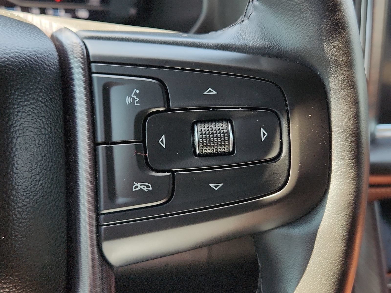 Used 2023 GMC Yukon Denali Ultimate AWD/4WD image 17