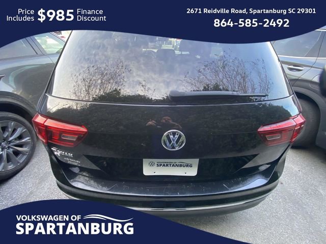 Used 2021 Volkswagen Tiguan SE w/ Panoramic Sunroof Package video 3