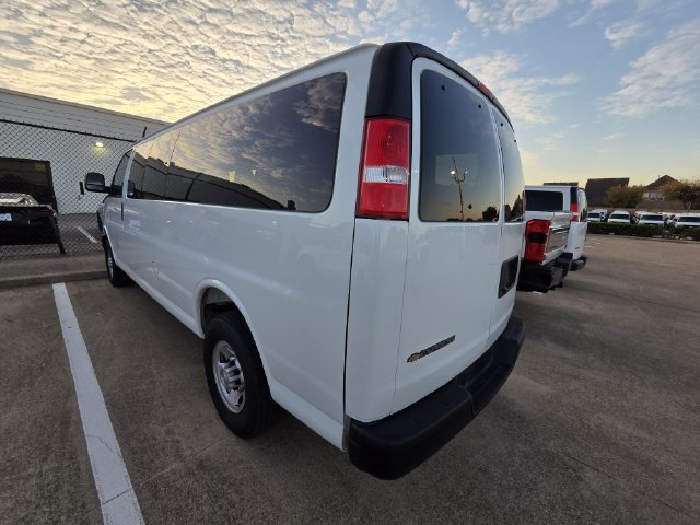 Used 2025 Chevrolet Express 3500 LS RWD image 4