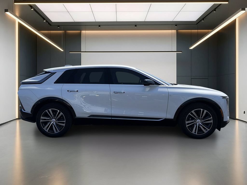 Certified 2024 Cadillac Lyriq Luxury RWD image 7