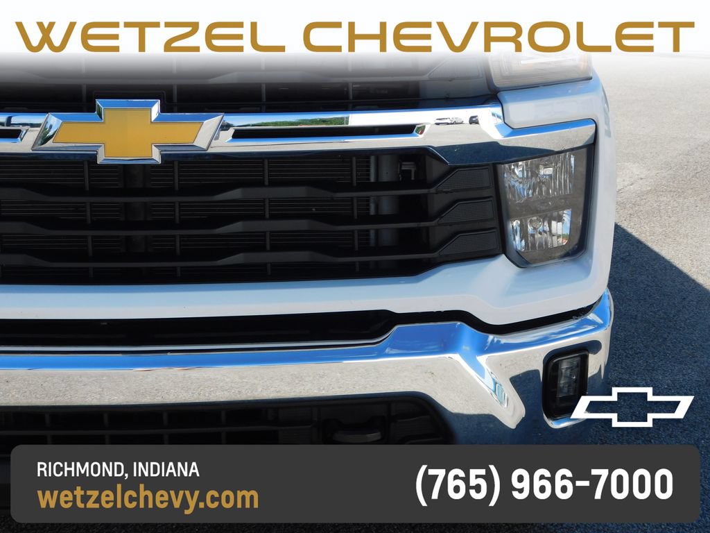Used 2024 Chevrolet Silverado 2500 LT w/ Convenience Package AWD/4WD image 12