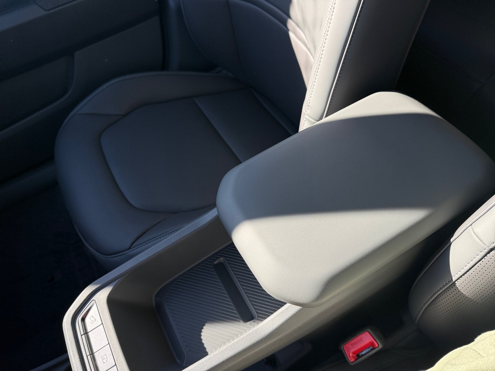 New 2027 Kia EV3 Wind FWD image 14