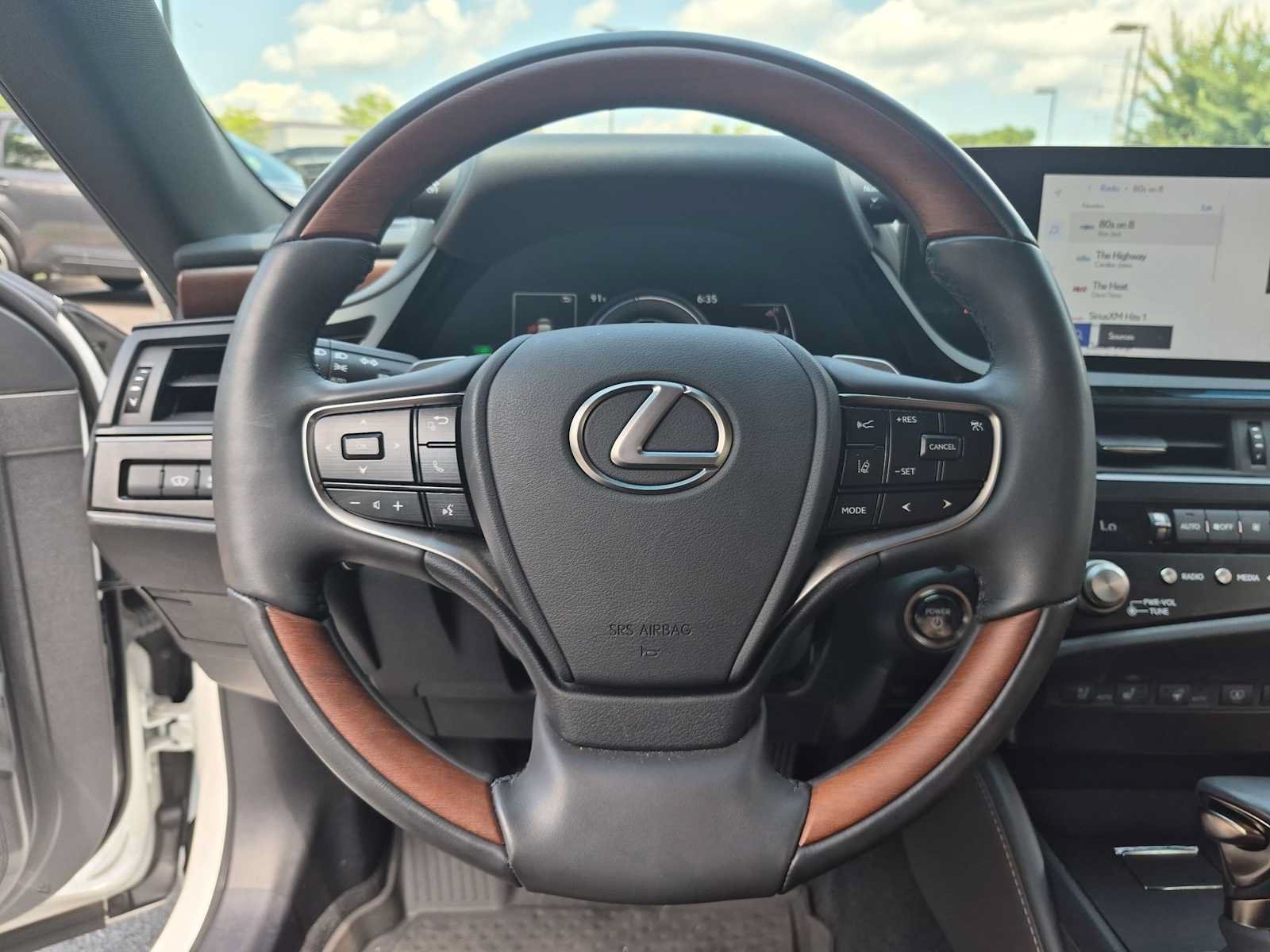 Used 2024 Lexus ES 300h w/ Technology Package FWD image 23