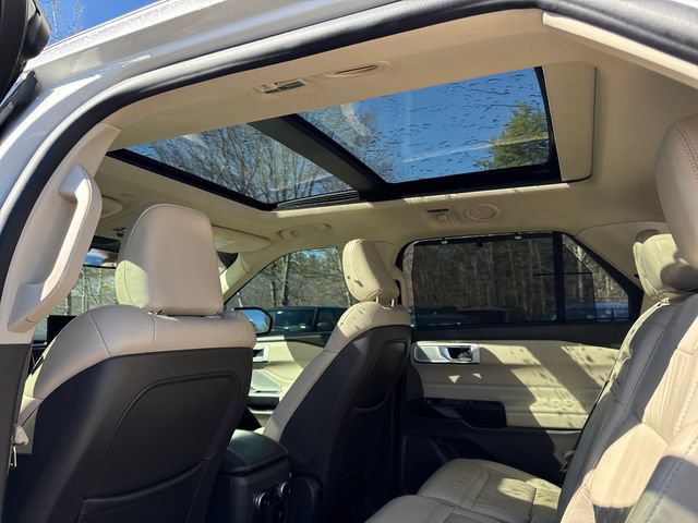 Used 2020 Ford Explorer Platinum w/ Premium Technology Package AWD/4WD image 24