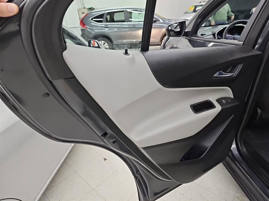Used 2021 Chevrolet Equinox LS image 12
