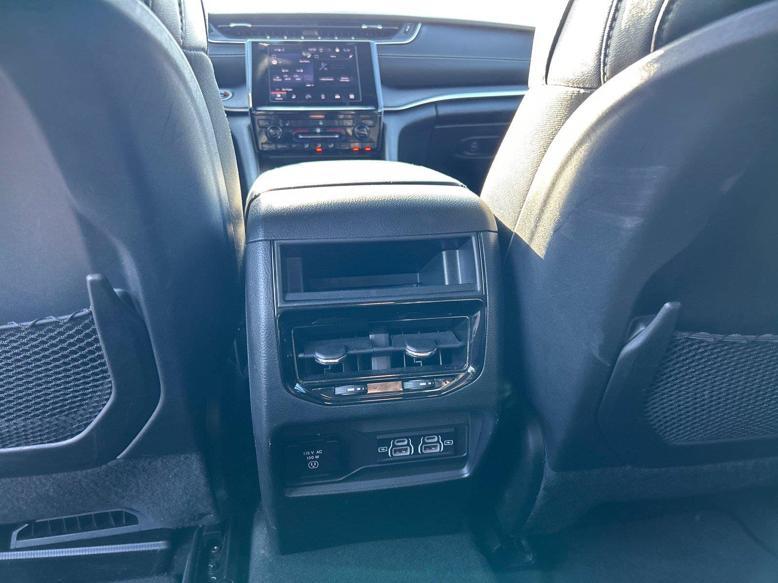 Used 2024 Jeep Grand Cherokee Altitude AWD/4WD image 34