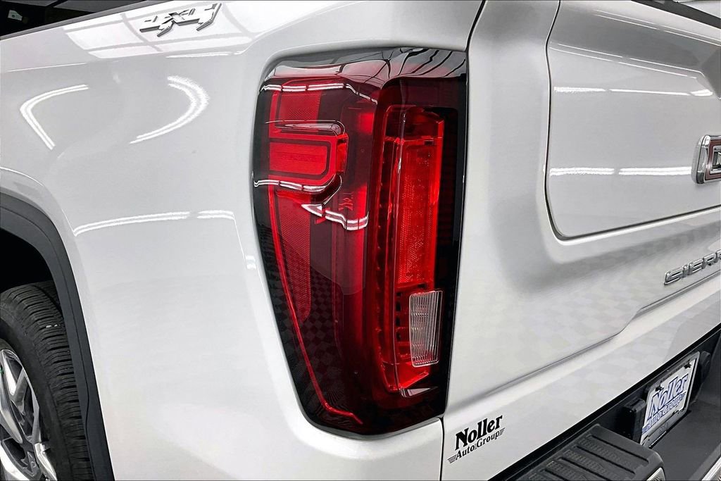 Used 2024 GMC Sierra 1500 SLT w/ SLT Premium Plus Package image 31