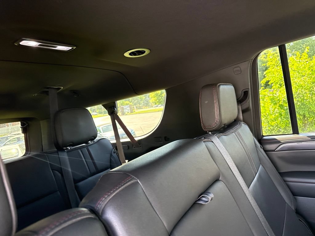 Used 2024 Chevrolet Suburban RST RWD image 53