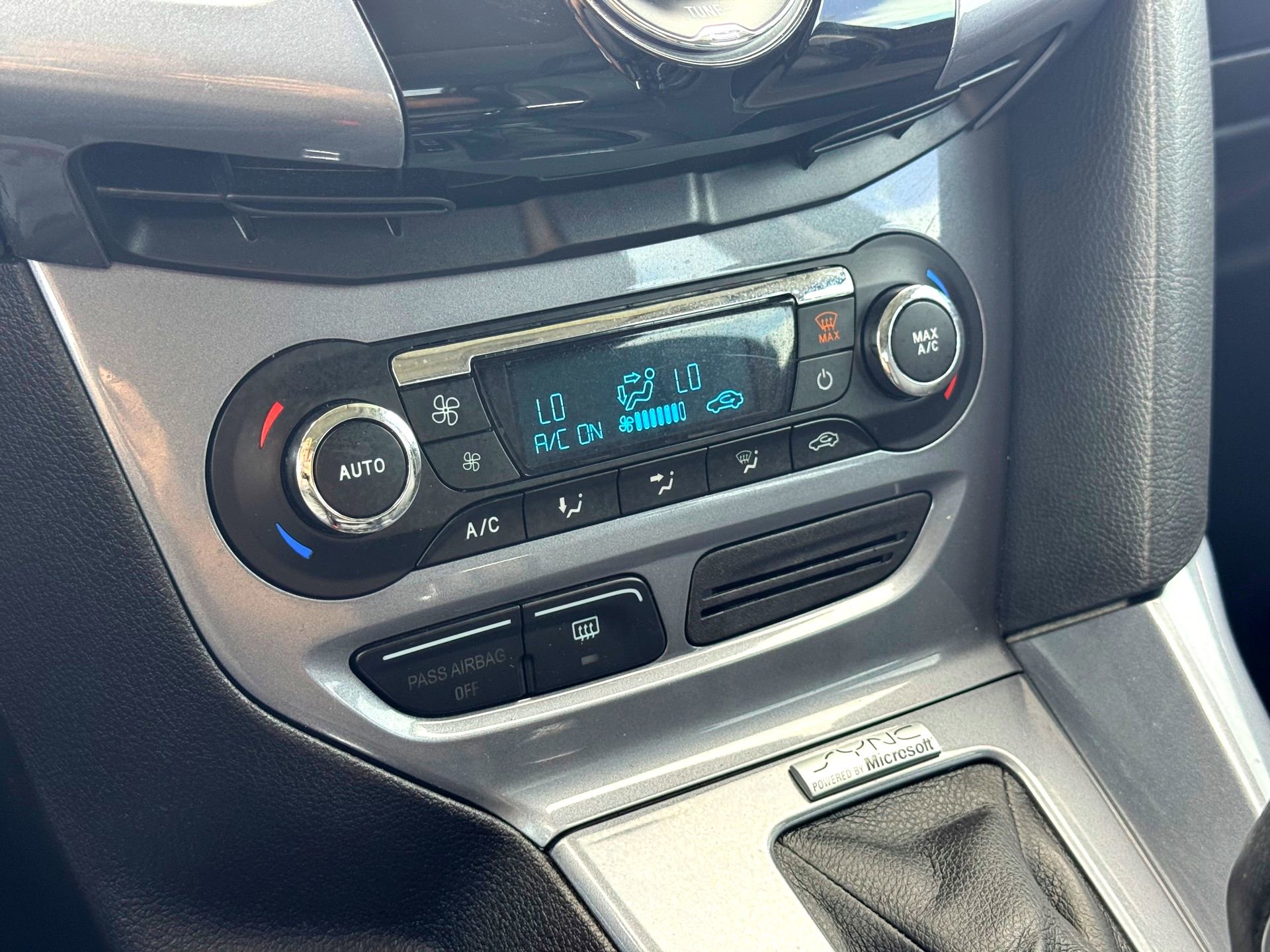 Used 2014 Ford Focus Titanium image 26