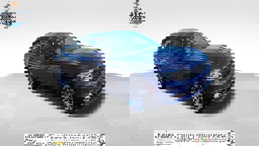 Used 2015 Dodge Charger SXT image 2