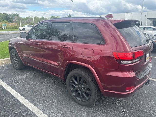 Used 2017 Jeep Grand Cherokee Altitude AWD/4WD image 5