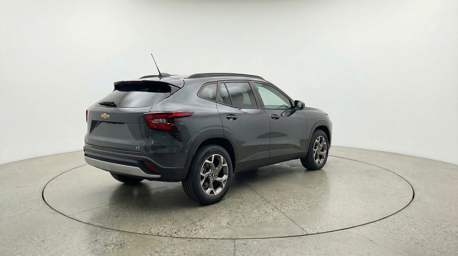 Used 2025 Chevrolet Trax LT image 9