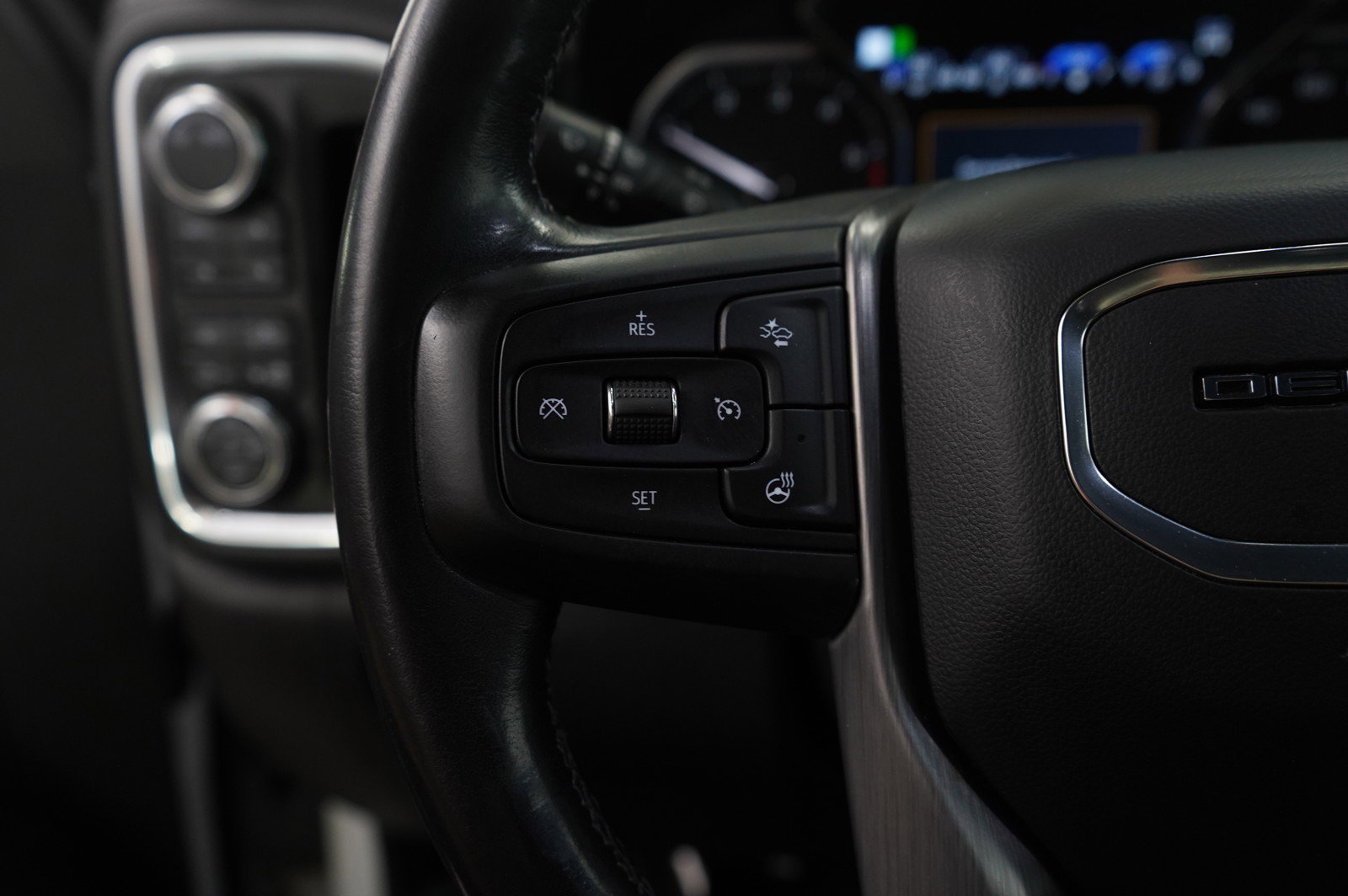 Used 2020 GMC Sierra 1500 Denali w/ Denali Premium Package image 18