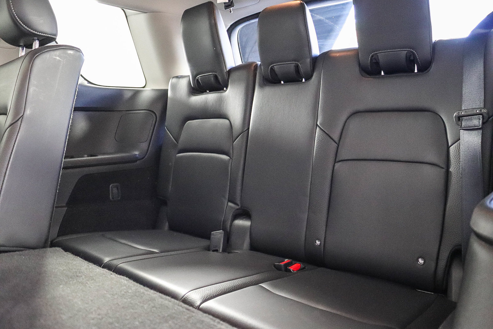 Used 2025 Nissan Pathfinder SL FWD image 20
