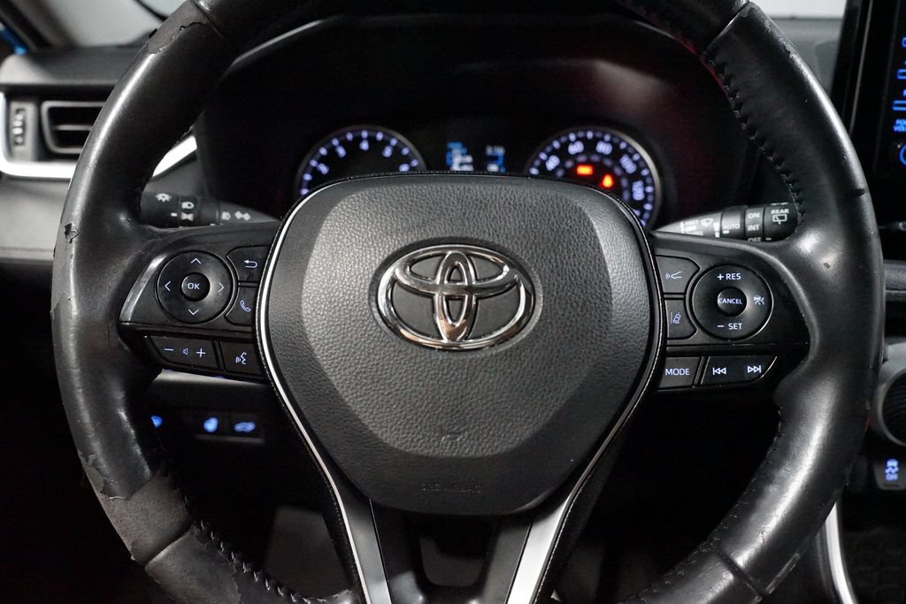 Used 2021 Toyota RAV4 XLE Premium FWD image 12