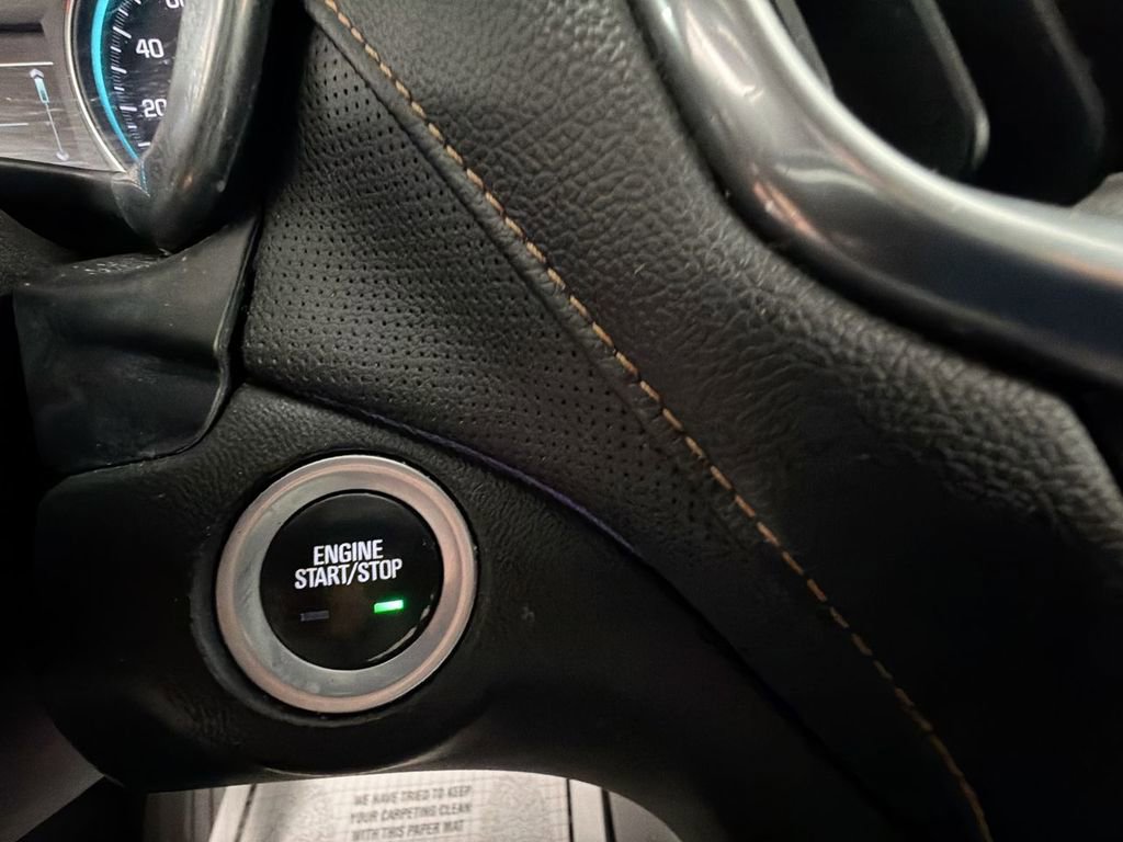 Used 2018 Chevrolet Equinox Premier image 16