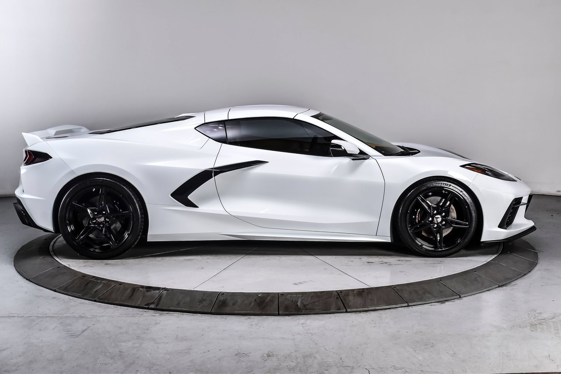 Used 2023 Chevrolet Corvette Stingray Premium Cpe w/ Z51 Performance Package RWD image 7