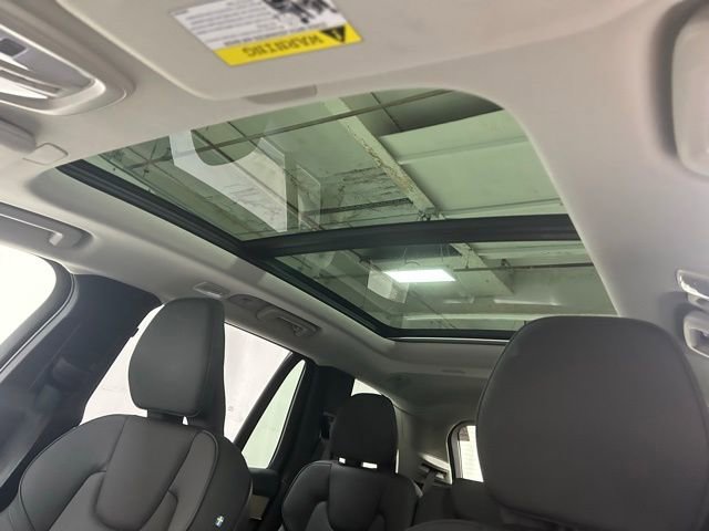 Used 2025 Volvo XC90 B6 Plus AWD/4WD image 27