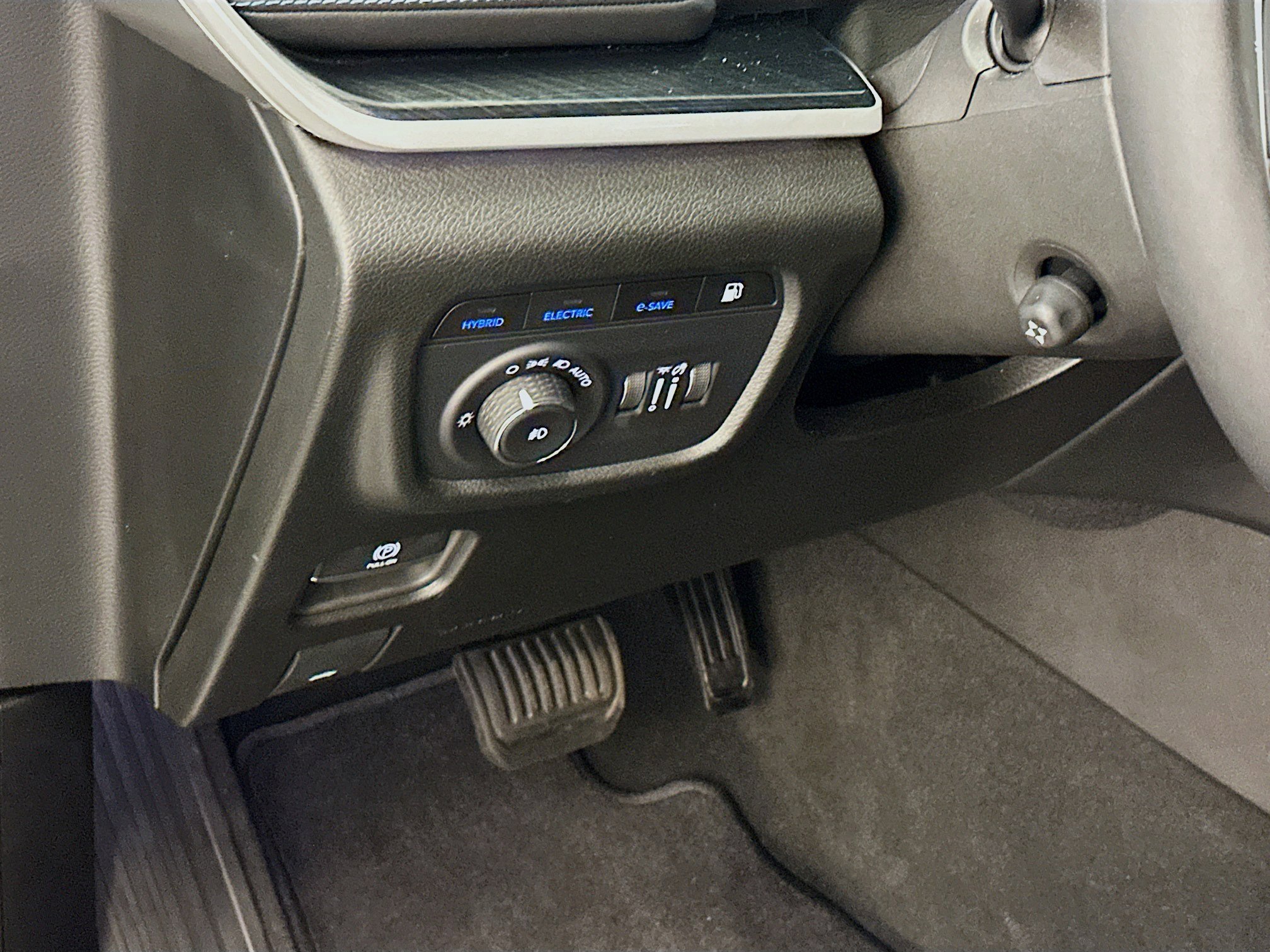 Used 2024 Jeep Grand Cherokee Trailhawk w/ Advanced Protech Group II AWD/4WD image 17