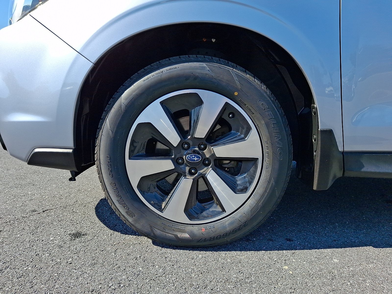 Used 2018 Subaru Forester 2.5i Premium w/ All-Weather Package AWD/4WD image 9