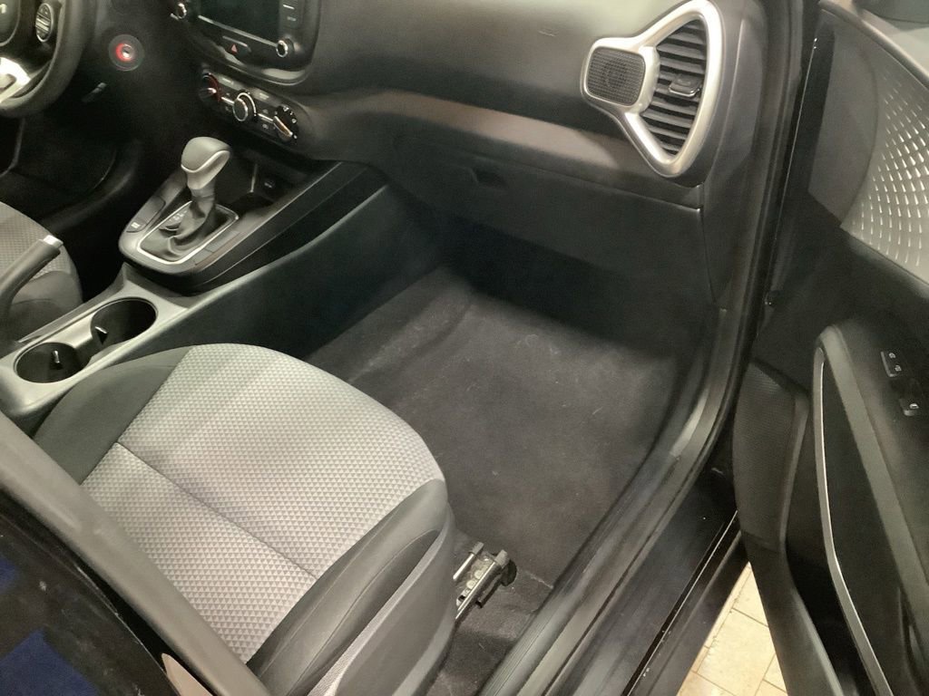 Certified 2023 Kia Soul LX FWD image 22