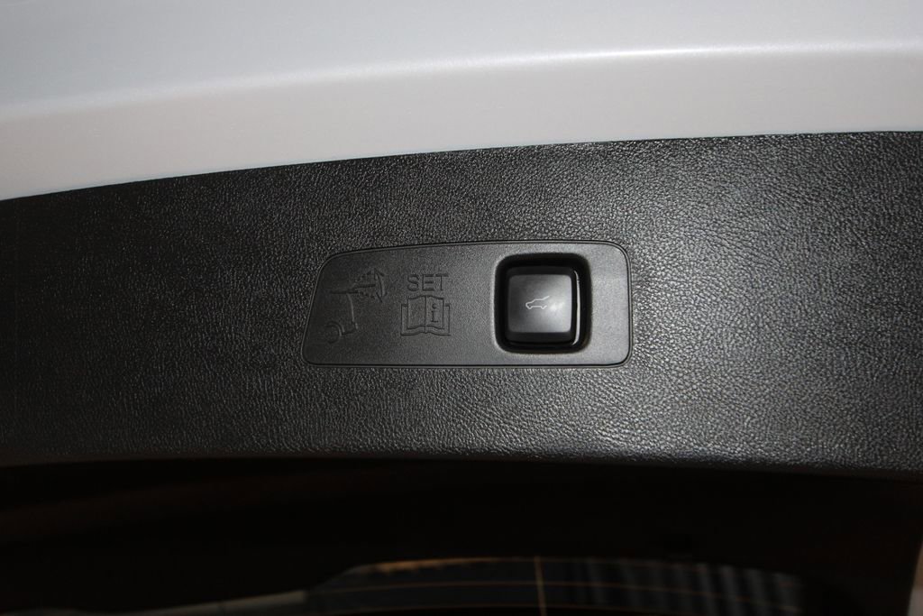 Used 2025 Lincoln Corsair AWD w/ Equipment Group 101A image 36