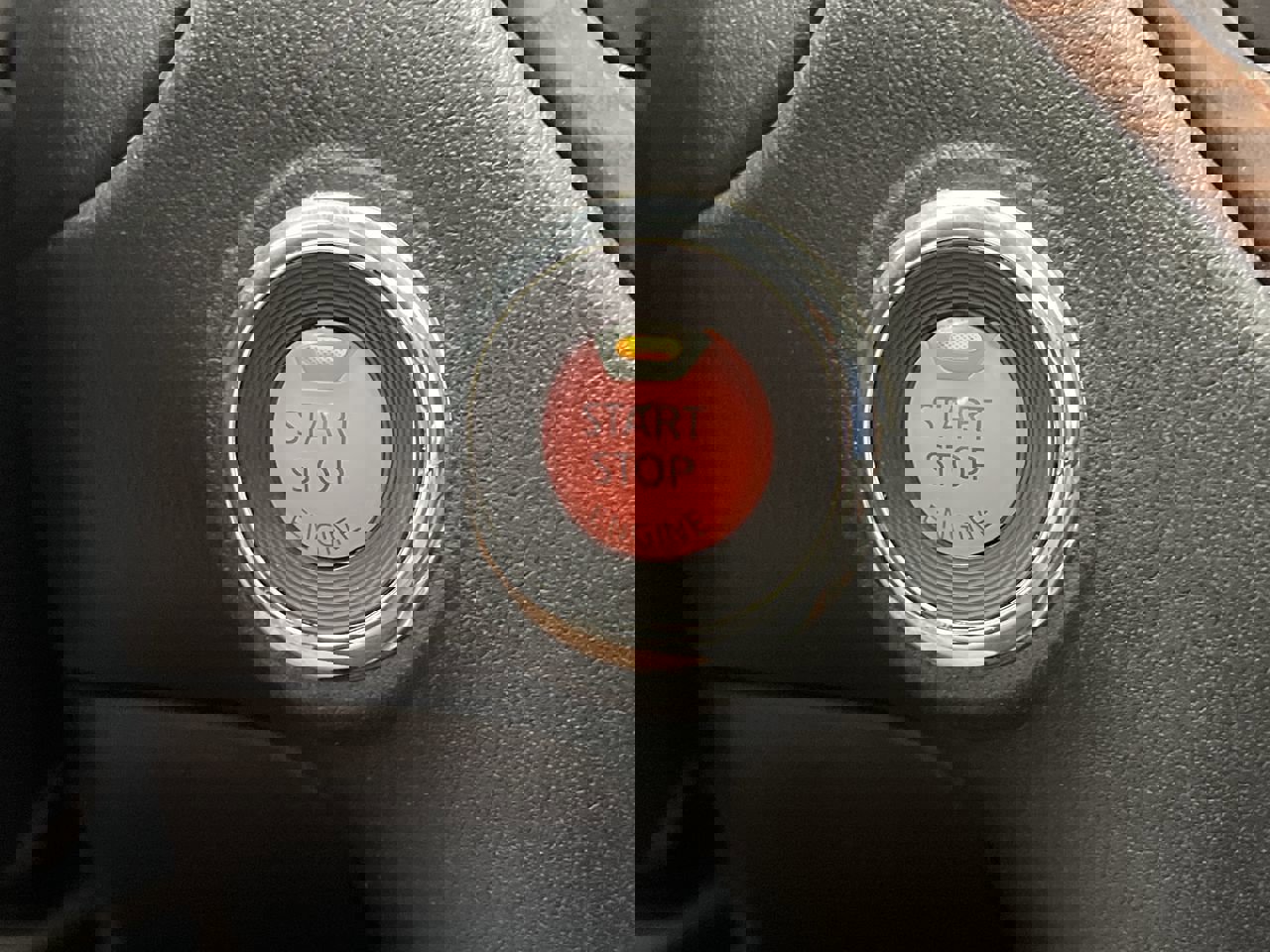 Used 2019 Nissan Pathfinder Platinum image 22