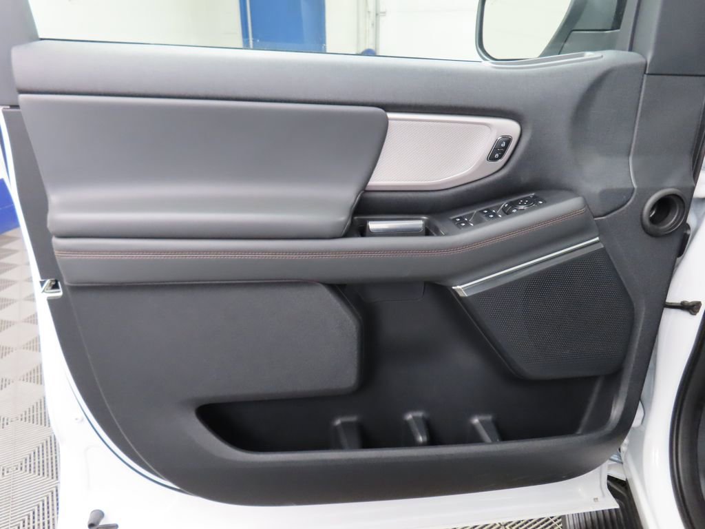 Used 2025 Ford Expedition Active AWD/4WD image 72