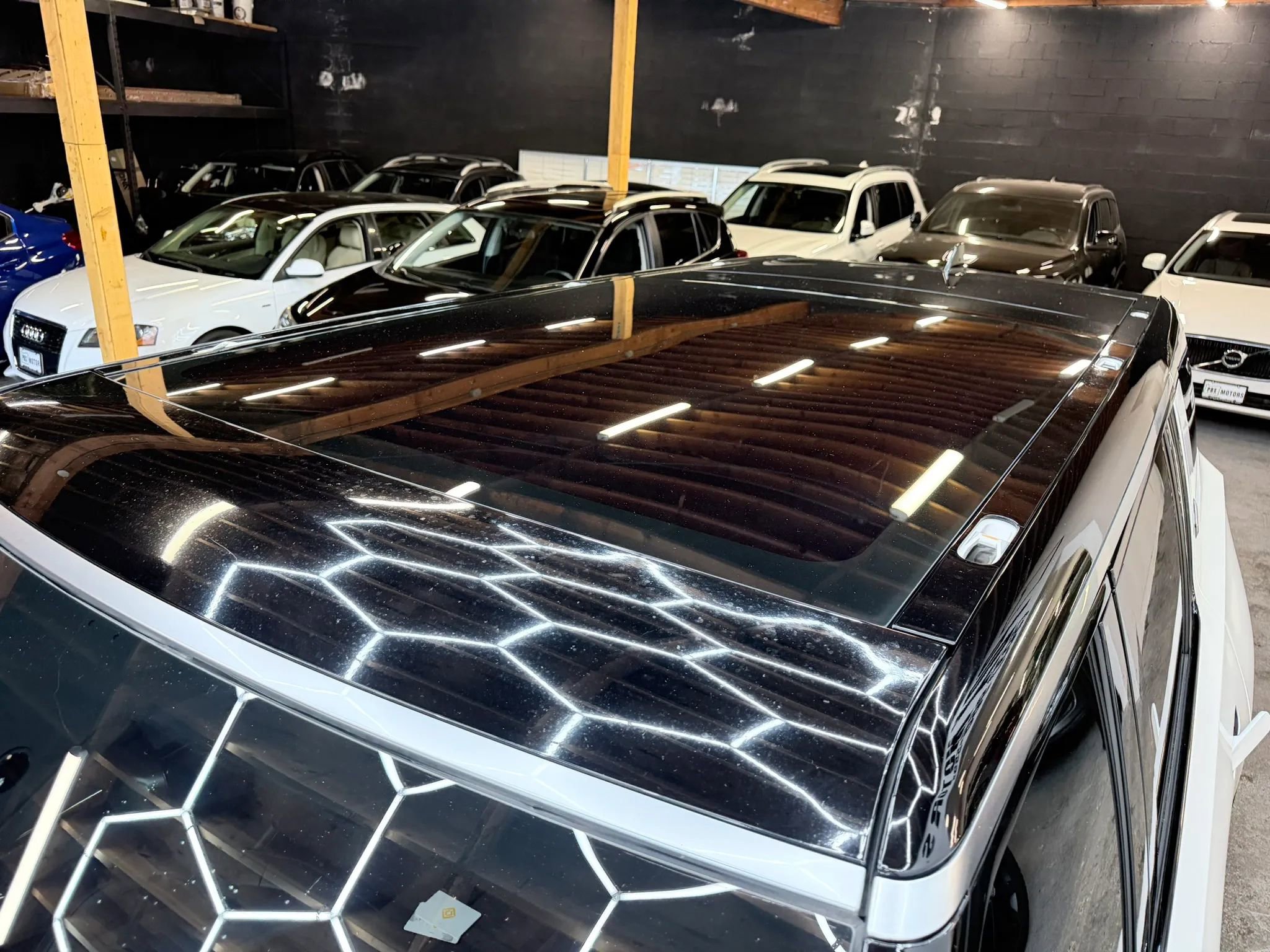 Used 2023 Rivian R1S Adventure AWD/4WD image 5