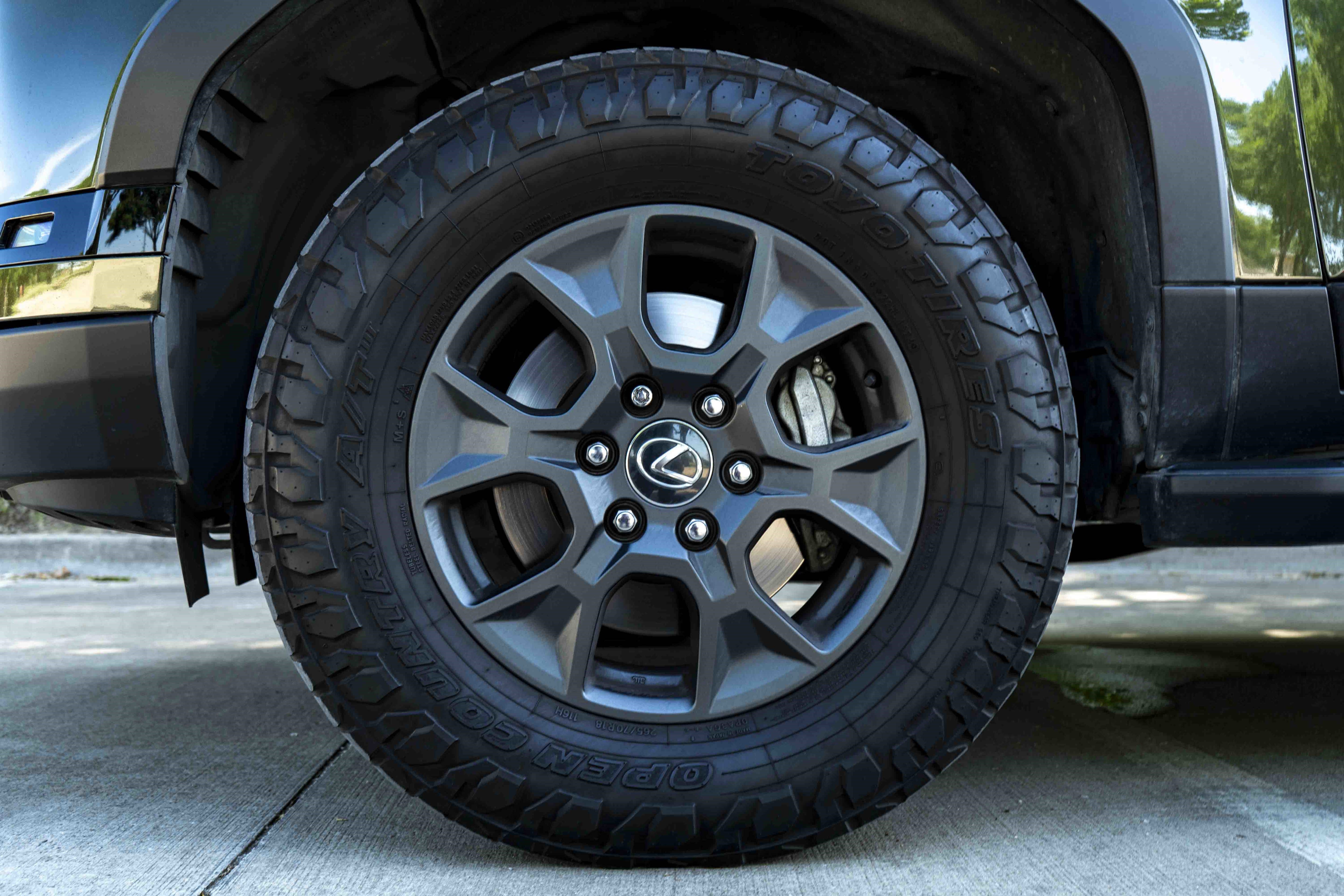 Used 2024 Lexus GX 550 AWD/4WD image 13