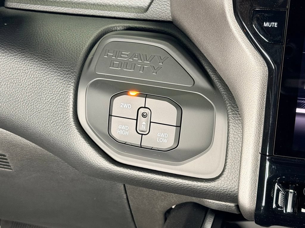 New 2026 RAM 2500 Laramie AWD/4WD image 15