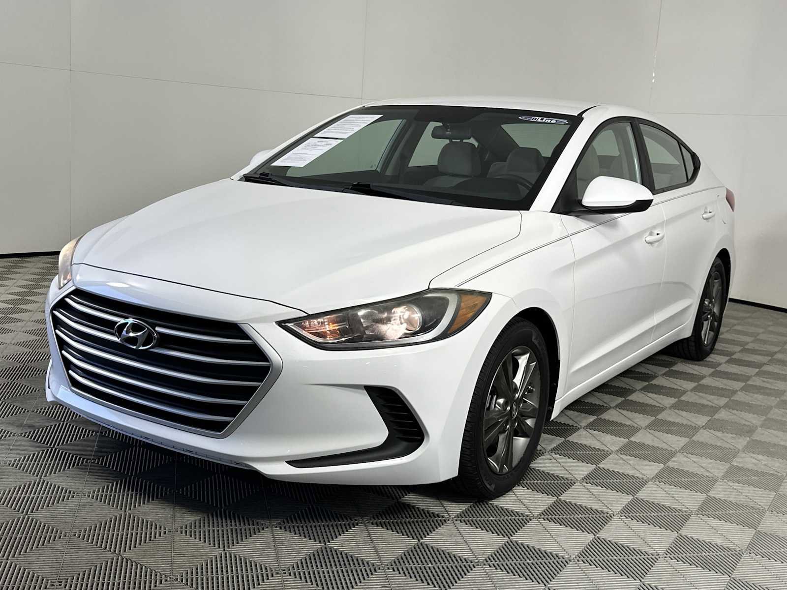 Used 2018 Hyundai Elantra SEL w/ Cargo Package image 4