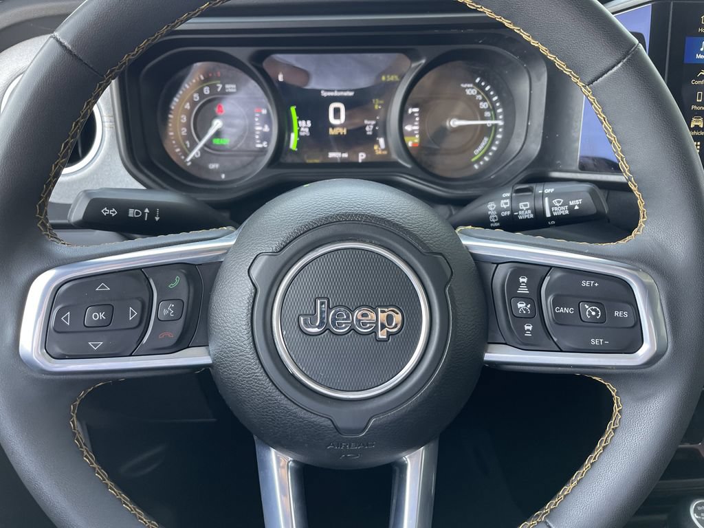 Used 2024 Jeep Wrangler Unlimited Sahara AWD/4WD image 30