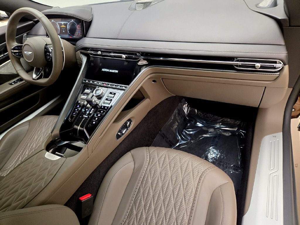 Used 2024 Aston Martin DB12 Coupe RWD image 24